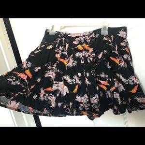 Flowy shorts, looks like skirt